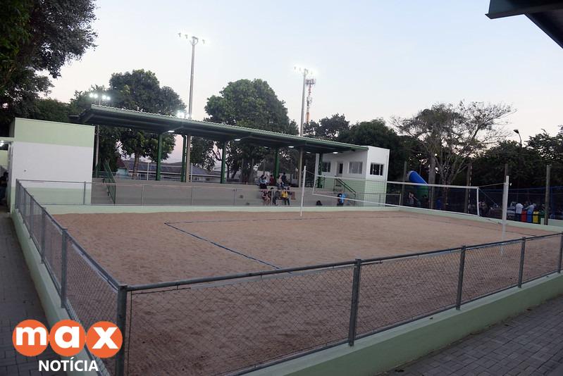 Quadra de areia do Complexo Esportivo Costa Cavalcanti é revitalizada