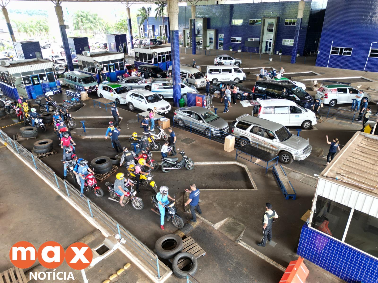 Receita Federal apreende 683 volumes de mercadorias descaminhadas em Foz do IguaçuAção faz parte do reforço à fiscalização durante a Black Friday