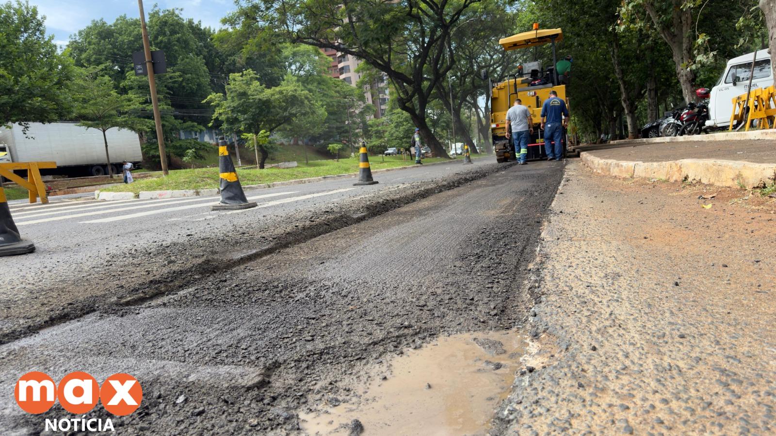 OBRAS DE PAVIMENTAÇÃO AV. PARANÁ