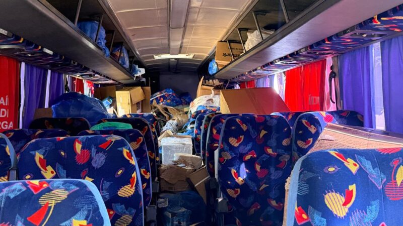 Receita Federal retém ônibus clandestino abarrotado de mercadorias na BR-277