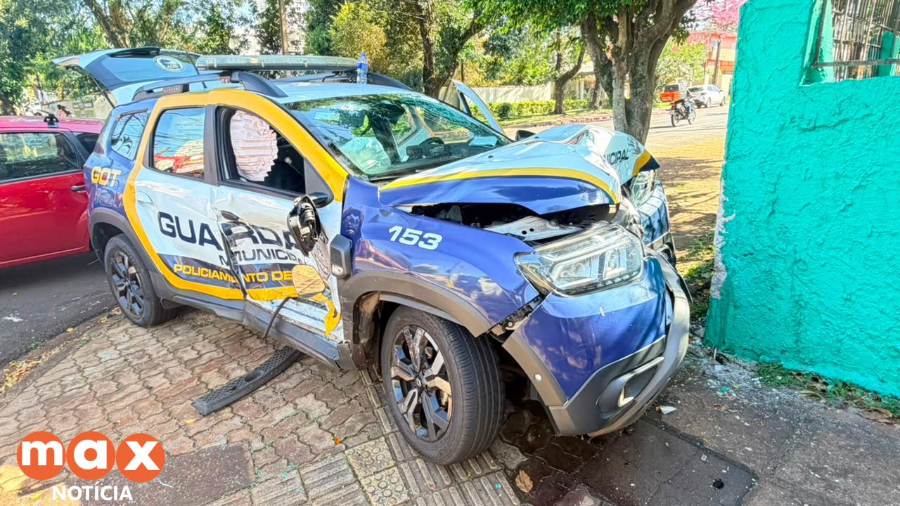Colisão Entre Viatura e Veiculo Após Perseguição á Motocicleta