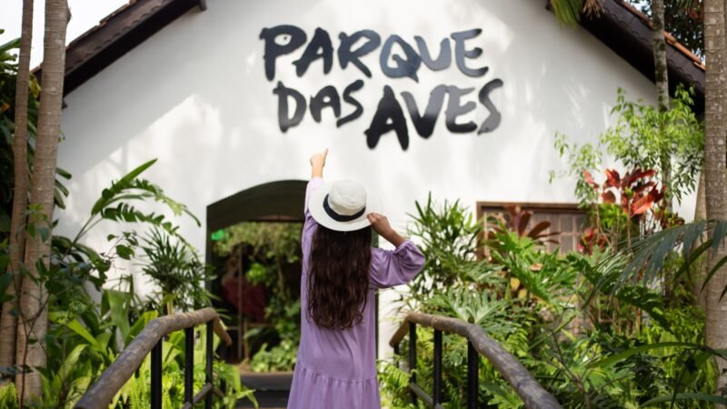 Parque das Aves realiza exposição sobre Ariranhas