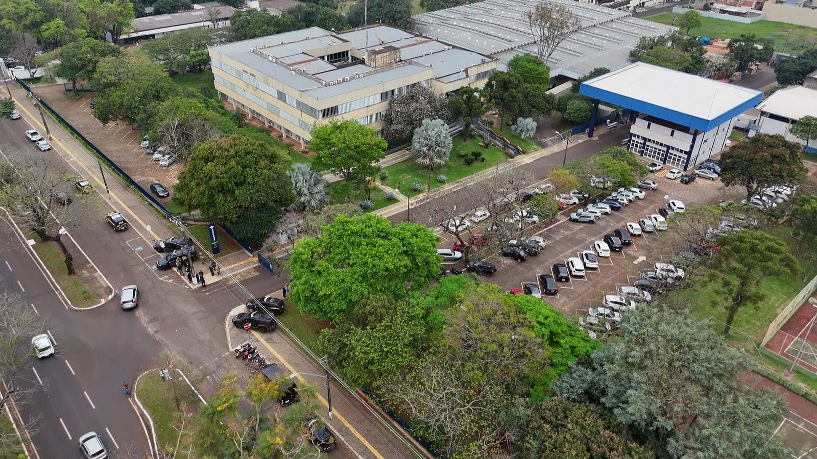 Cidadãos Fazem Manifestação Contra Fiscalização dos Onibus de Linha na Receita Federal