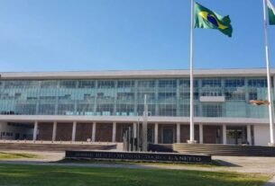 Candidatos ao governo do Paraná cumprem agendas com debate e reuniões com sindicatos
