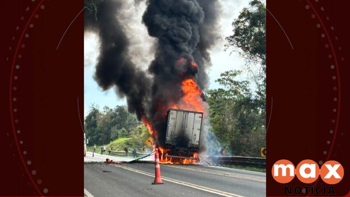 Carreta pega fogo no meio de serra da BR-277 e bloqueia trânsito na rodovia do Paraná