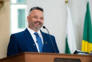 Fim da linha: posse de Luciano Carvalho sela saída de Lórens da Câmara de Curitiba