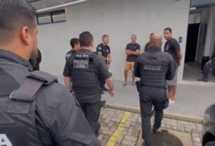 Jogador do Vasco é alvo de operação contra tráfico de drogas e armas