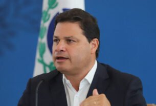 Justiça Eleitoral proíbe Sandro Alex de usar elemento de publicidade do governo em propaganda de campanha