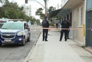 Mulher é baleada por ex-marido após ele desrespeitar medida protetiva, em Curitiba