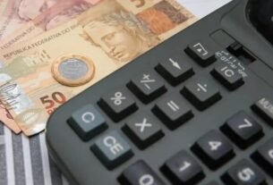 Receita paga nesta segunda último lote de restituição do IR 2026