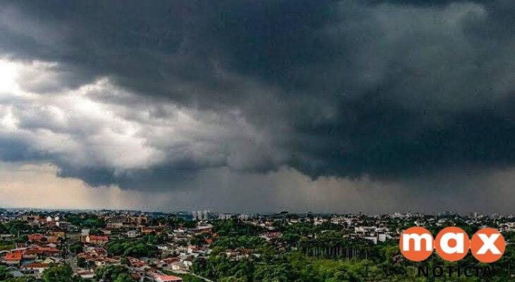 Tempestades provocam ventos de até 90 km/h e chuva intensa no Paraná