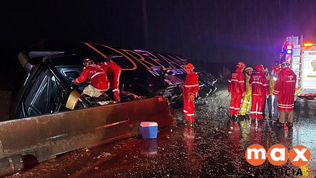 Acidente de ônibus deixa 10 feridos na BR-376, no Paraná
