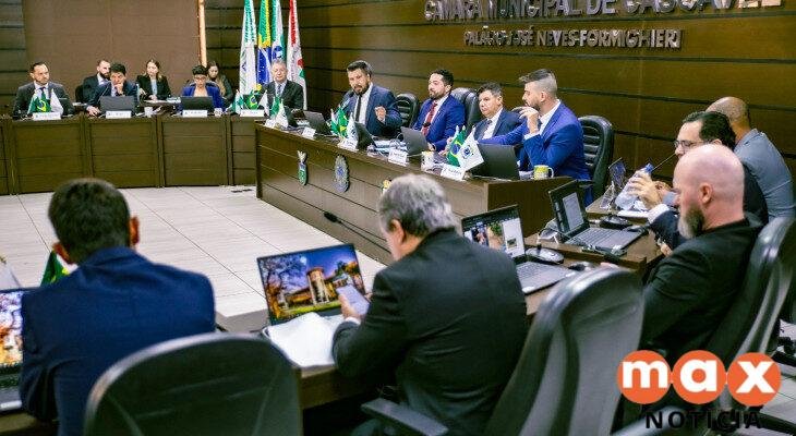 Câmara de Cascavel aprova projetos para incentivo ao primeiro emprego e apoio ao esporte comunitário
