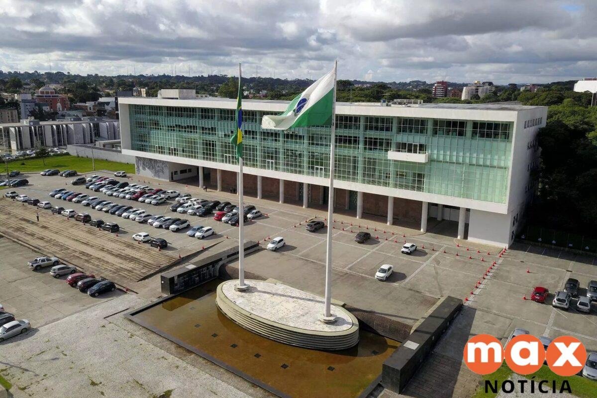 Candidatos ao governo do Paraná participam de Desfiles Cívico-Militares e entrevistas