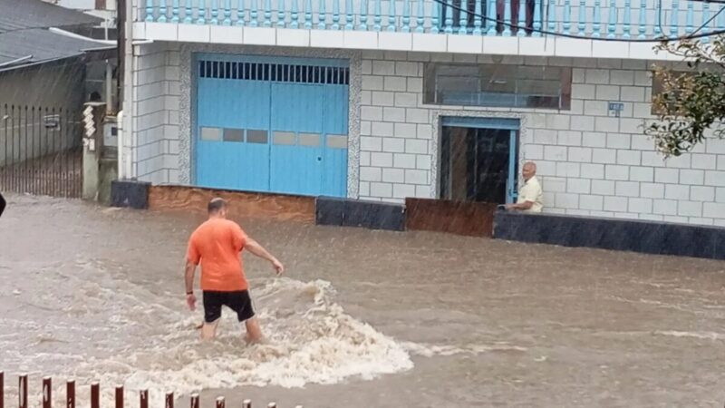 Chuvas no Paraná podem afetar votação e TRE muda locais
