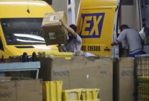 Correios entram em greve no Paraná e estatal aciona TST para tentar encerrar paralisação