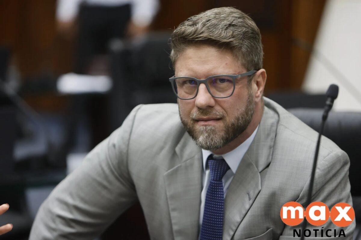 Eleições 2026 no PR: Requião Filho participa de entrevista e se reúne com policiais civis