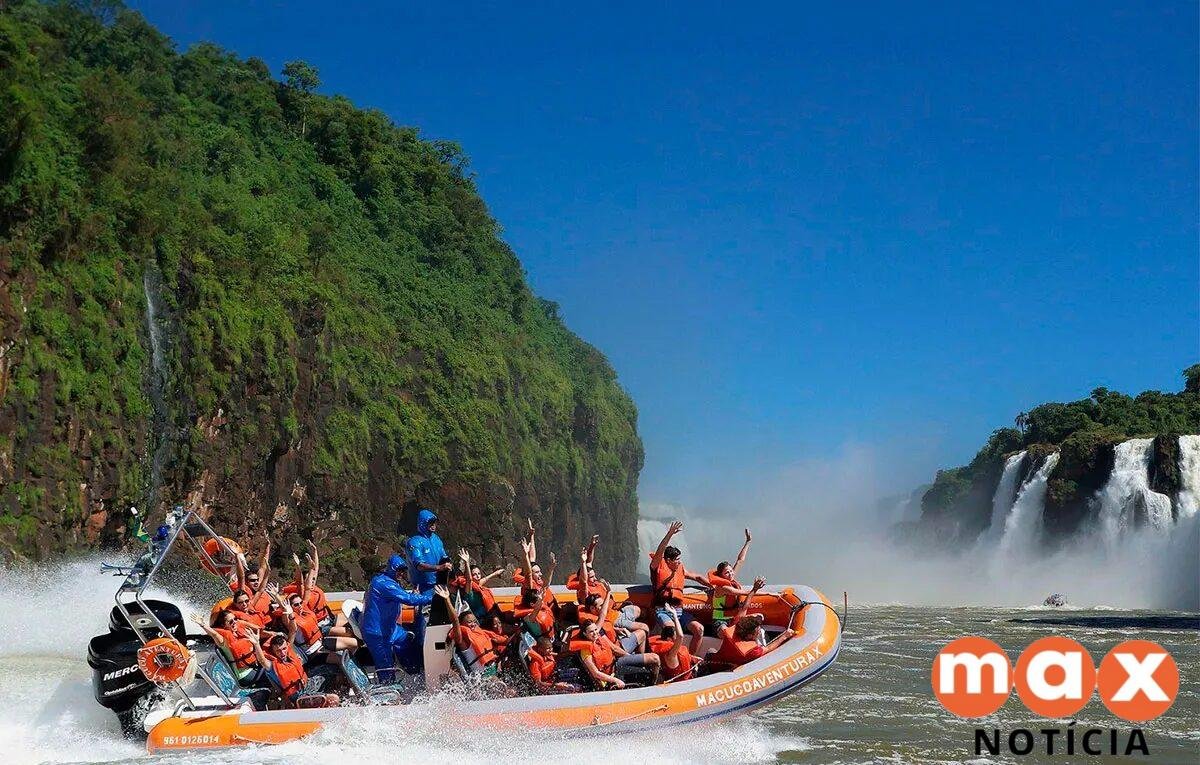 Empresa de passeio onde turista holandês morreu nas Cataratas entregou imagens editadas à polícia; sede é alvo de busca
