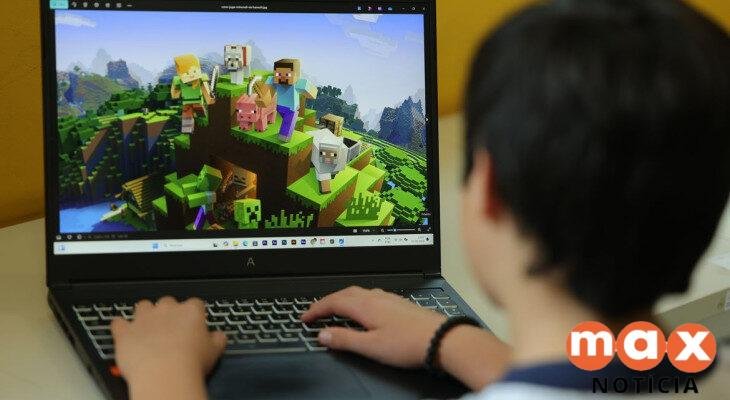 Excesso de telas acende alerta para miopia em crianças; especialistas recomendam duas horas ao ar livre
