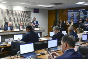 Fiep critica avanço de PEC da jornada e fim da taxa das blusinhas