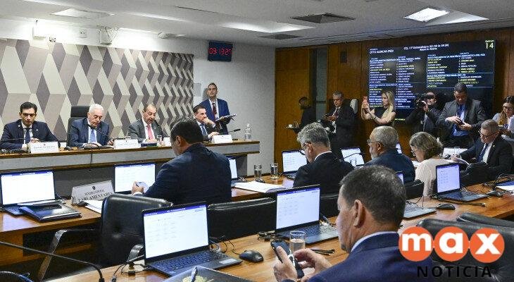 Fiep critica avanço de PEC da jornada e fim da taxa das blusinhas