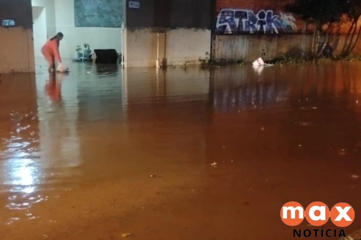 Paraná enfrenta quarto dia de chuvas com famílias desalojadas, tornados e rio em elevação