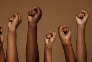 Redes públicas reforçam protocolos para enfrentar racismo nas escolas