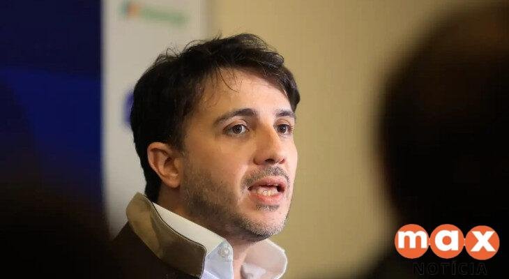 Renan Santos propõe fim do Bolsa Família e tutela federal de municípios