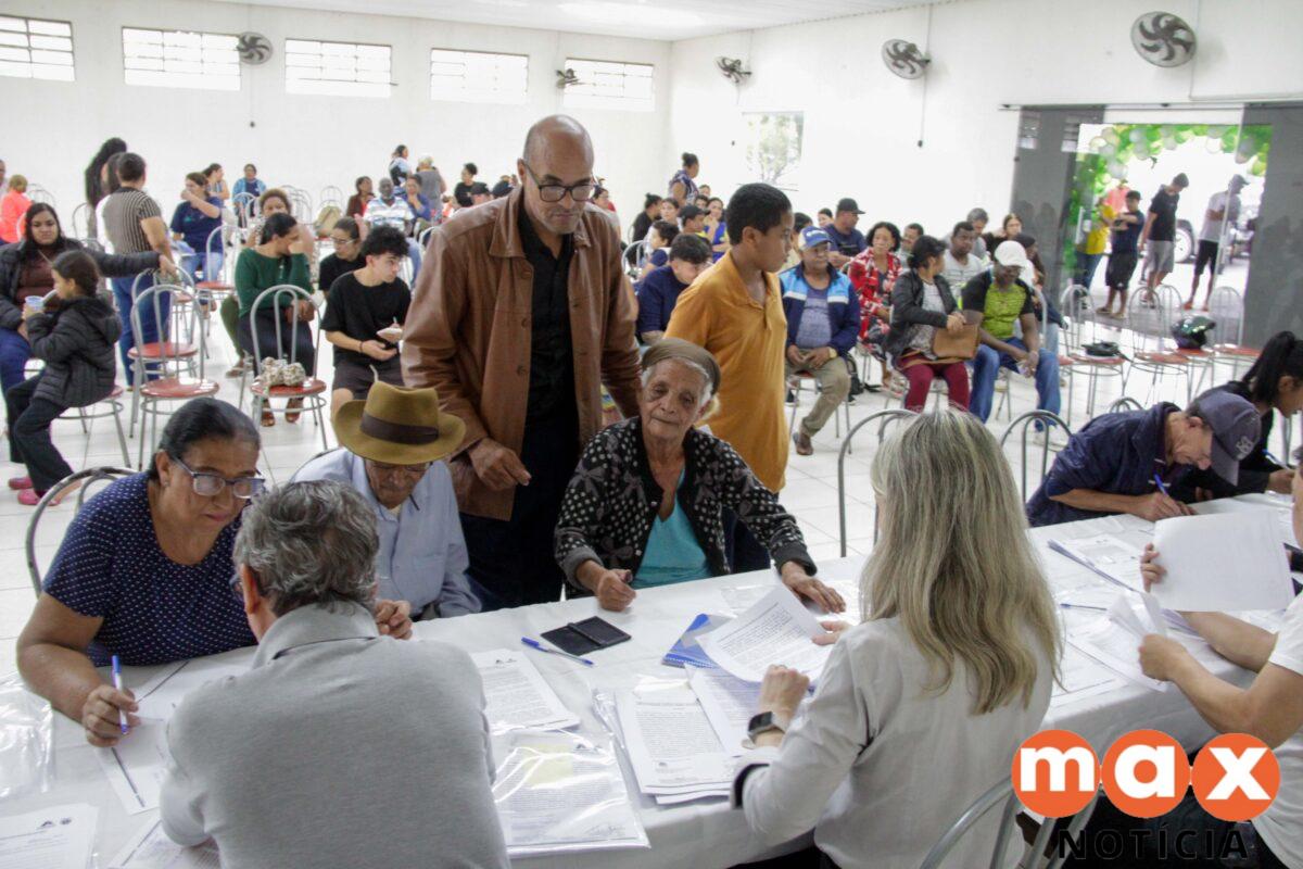 Jandaia do Sul entrega moradias do Casa Fácil