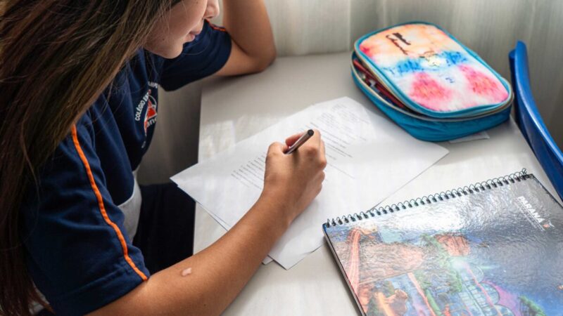 Alunas do PR vão ao Torneio Meninas na Matemática via OMAP