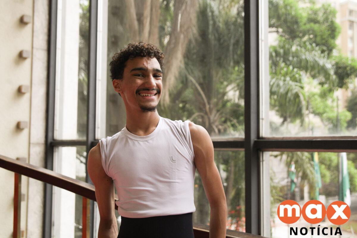 Bailarino brasileiro de 17 anos é contratado por companhia italiana