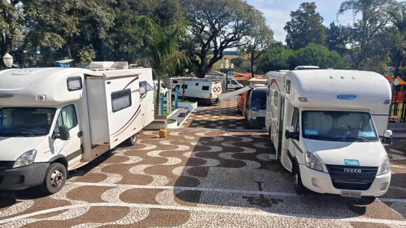 Caravana de motorhomes impulsiona economia de 40 cidades