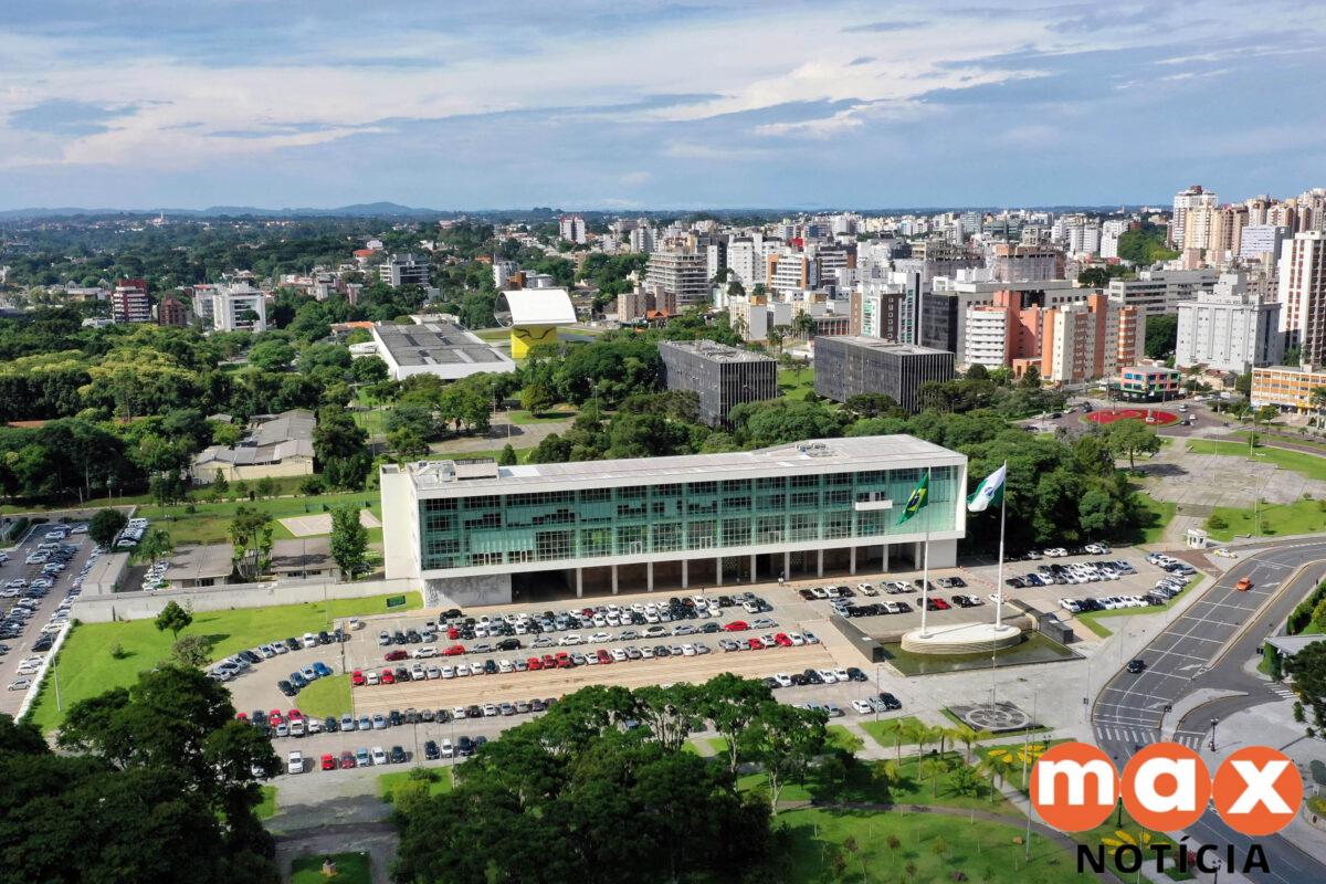 Feriado de Finados: o que abre e fecha no Paraná