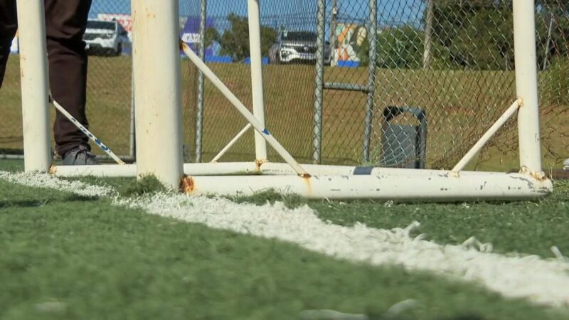 Paraná aprova lei de segurança para traves de gol após tragédias
