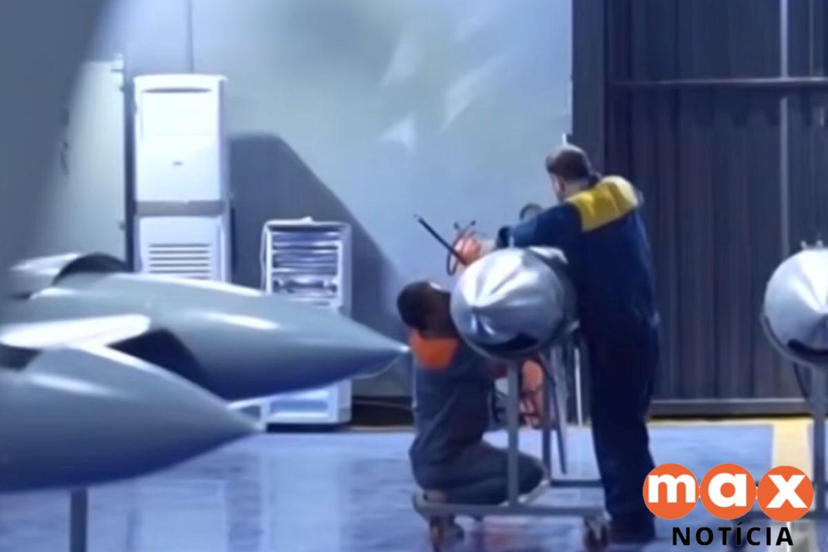 Irã exibe base secreta subterrânea de fabricação de drones
