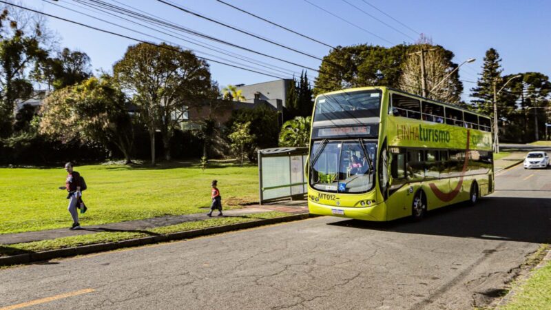 Paraná atrai 717 mil turistas estrangeiros e mira o verão