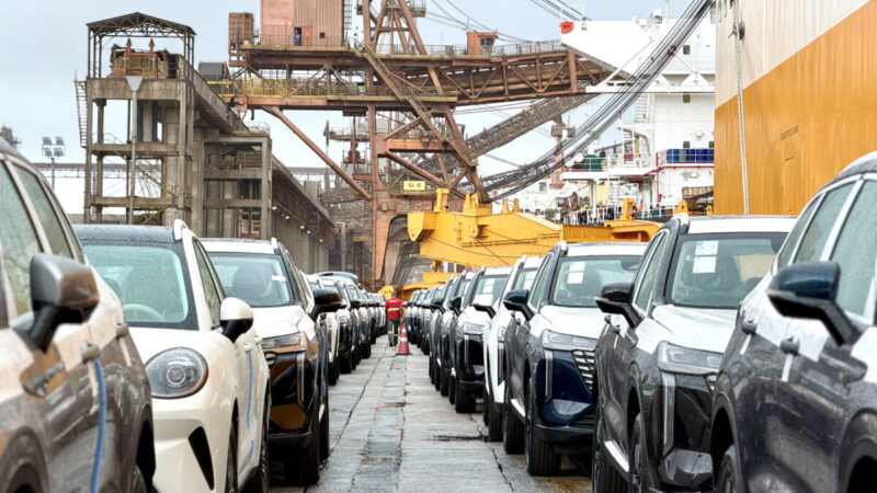Porto de Paranaguá lidera importação e exportação de veículos