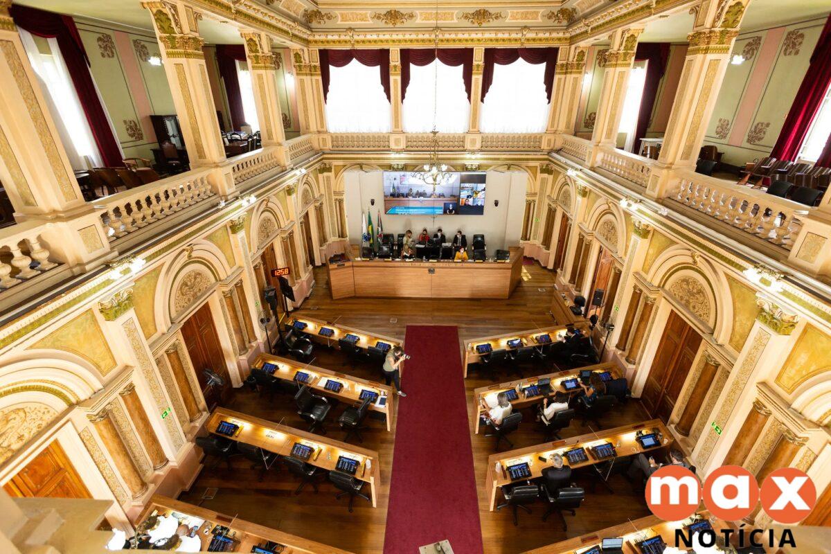 Câmara de Curitiba terá cinco novos vereadores após eleições