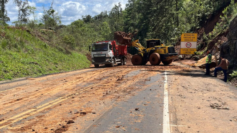 Rodovias do Paraná têm interdições por chuvas e obras